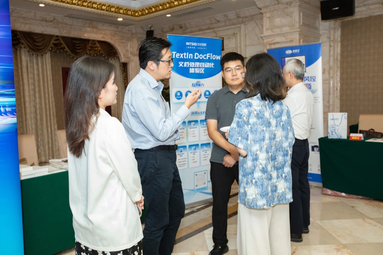 d537b88837af08ceba7c7294645e17de.jpg